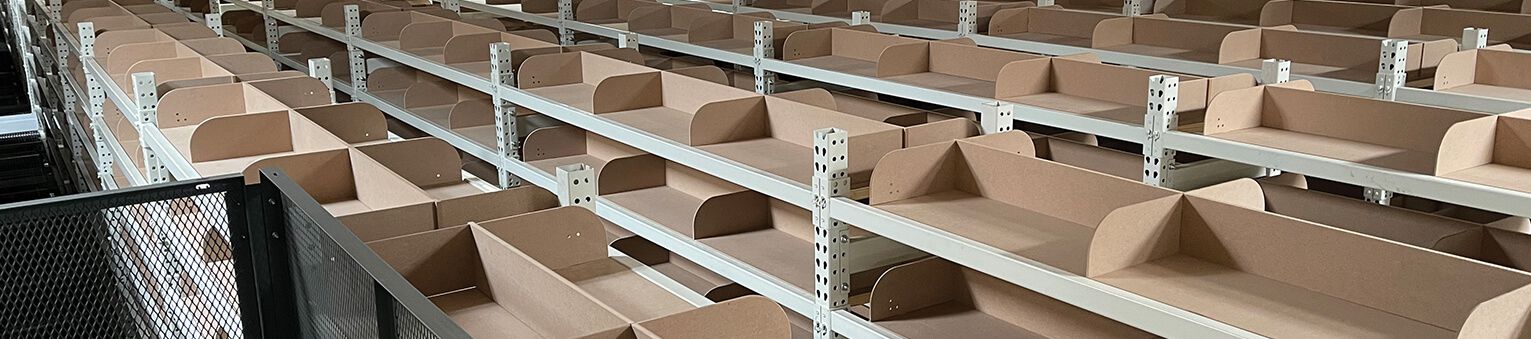 Estantería system rack in a warehouse