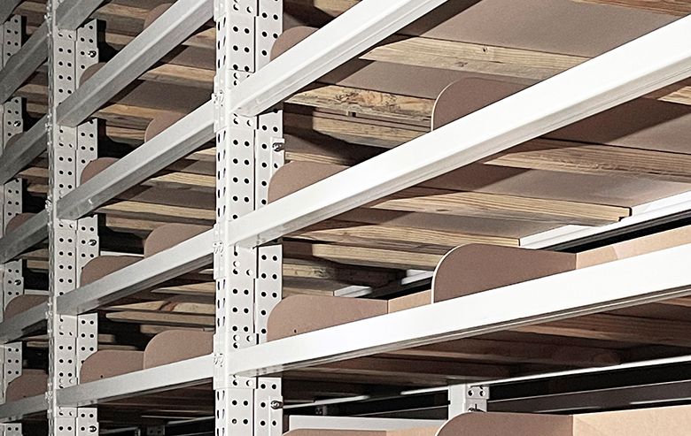 ResinDek Estantería System Showing Lumber Supports Underneath